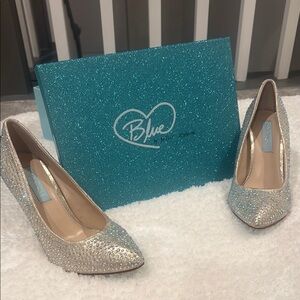 Blue by Betsey Johnson Silver Glitter Pumps size 9